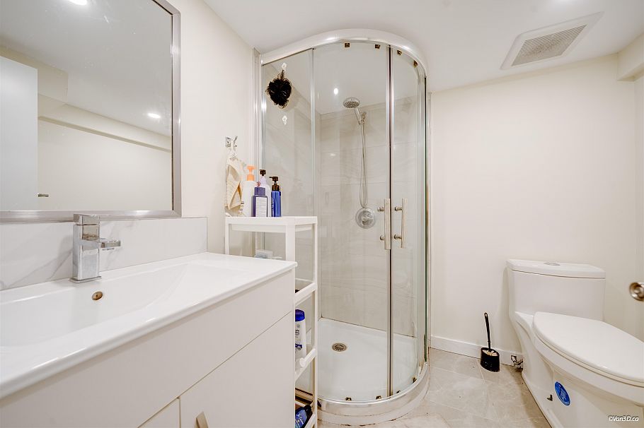 2343 W 45th Avenue Vancouver, BC - 26