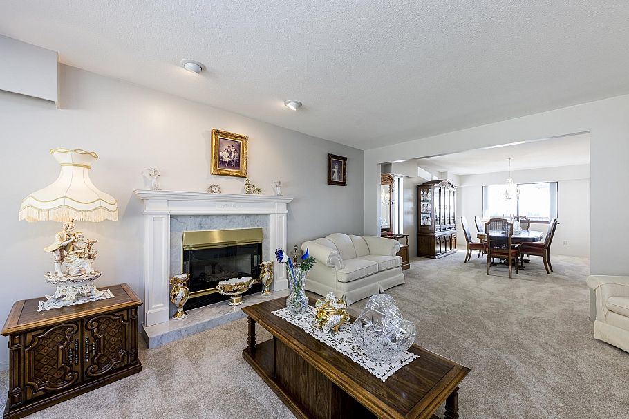 557 Tempe Crescent North Vancouver, BC - 16