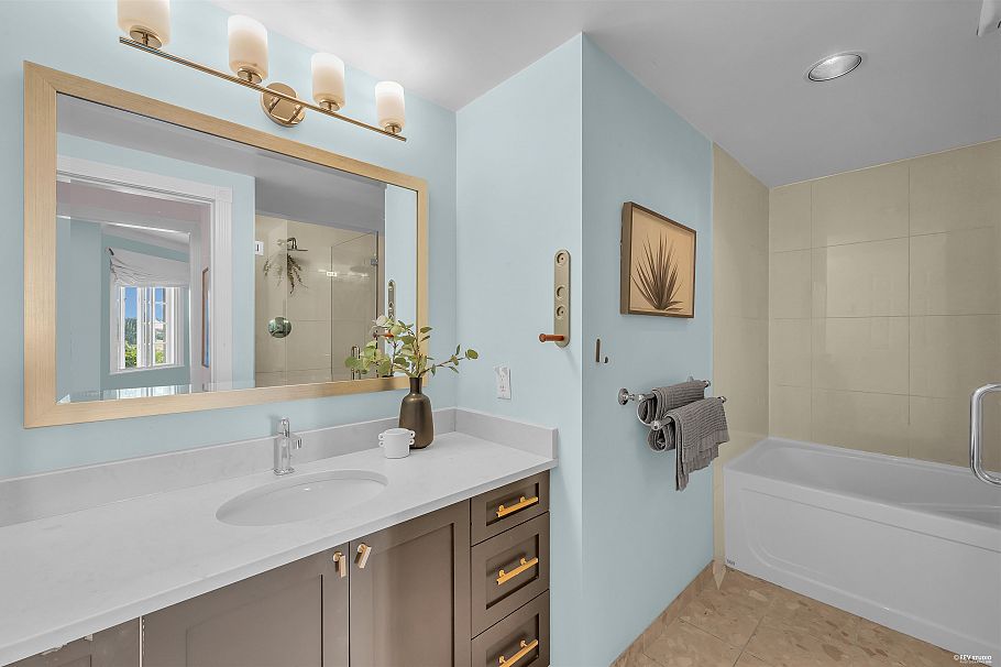 209 1311 Beach Avenue Vancouver, BC - 17