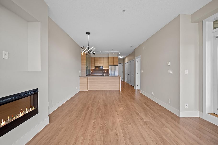 215 3606 Aldercrest Drive North Vancouver, BC - 10