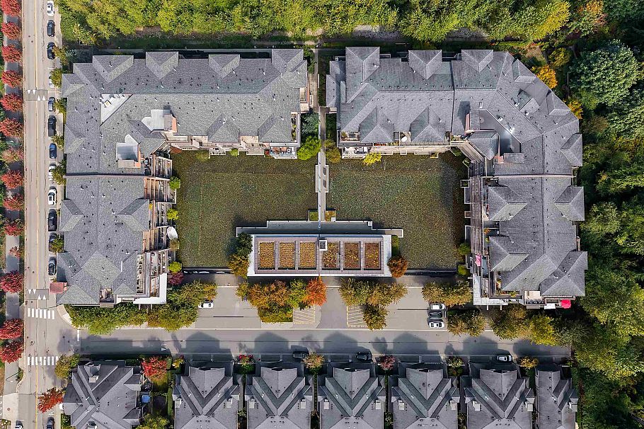 215 3606 Aldercrest Drive North Vancouver, BC - 36