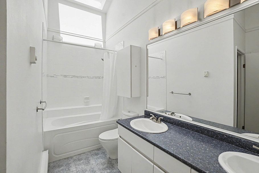 1868 W 15th Avenue Vancouver, BC - 18