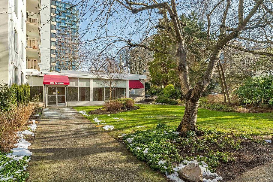 605 1251 Cardero Street Vancouver, BC - 2