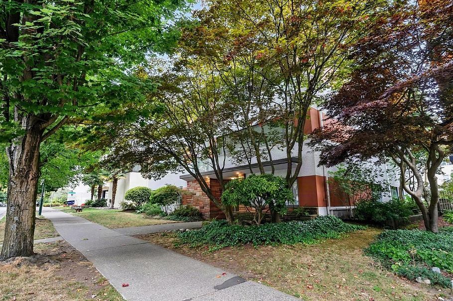 105 1879 Barclay Street Vancouver, BC - 3