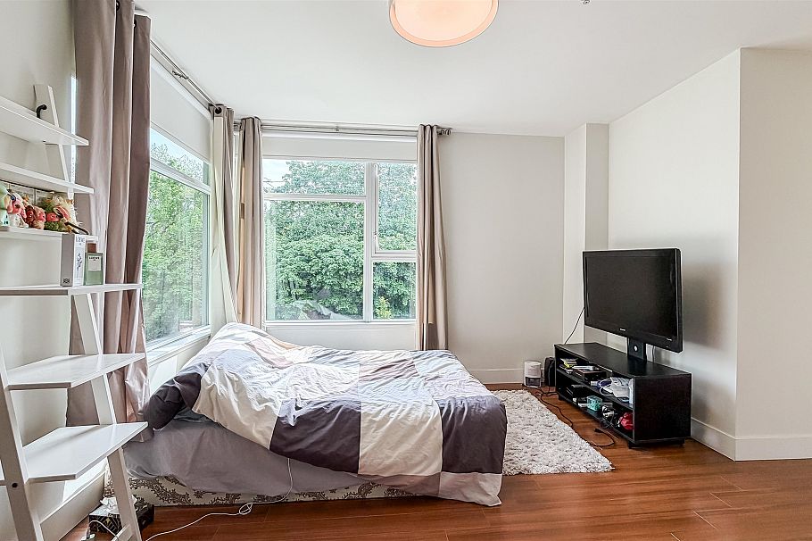390 E 11th Avenue Vancouver, BC - 16
