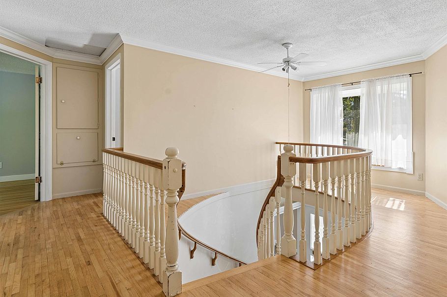 788 E 26th Street North Vancouver, BC - 30
