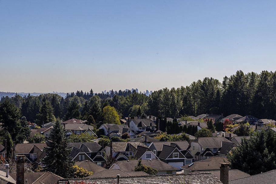557 Tempe Crescent North Vancouver, BC - 37