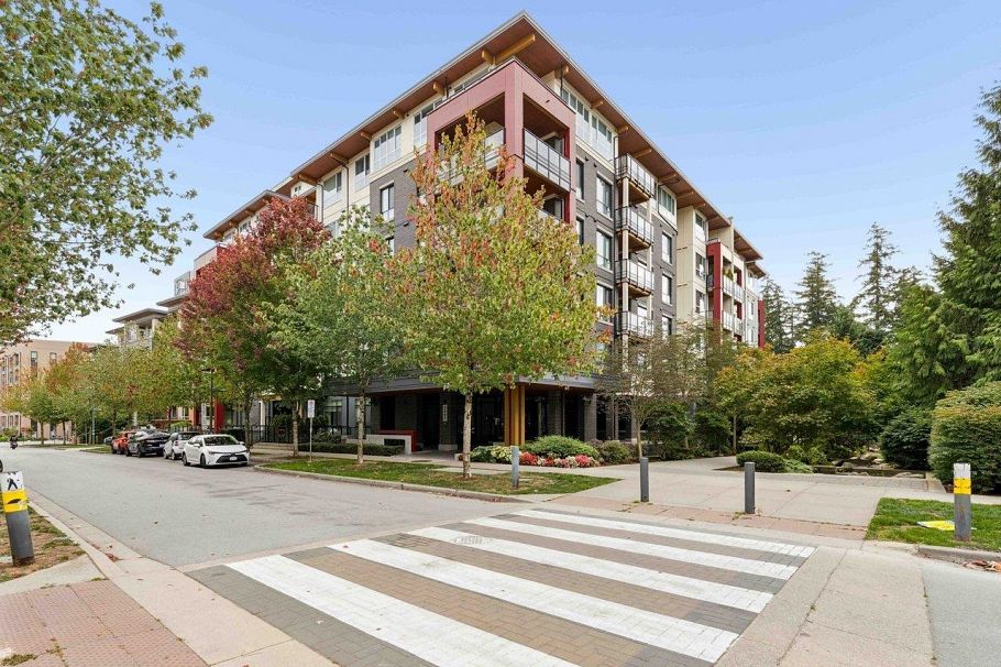 405 3581 Ross Drive Vancouver, BC - 1