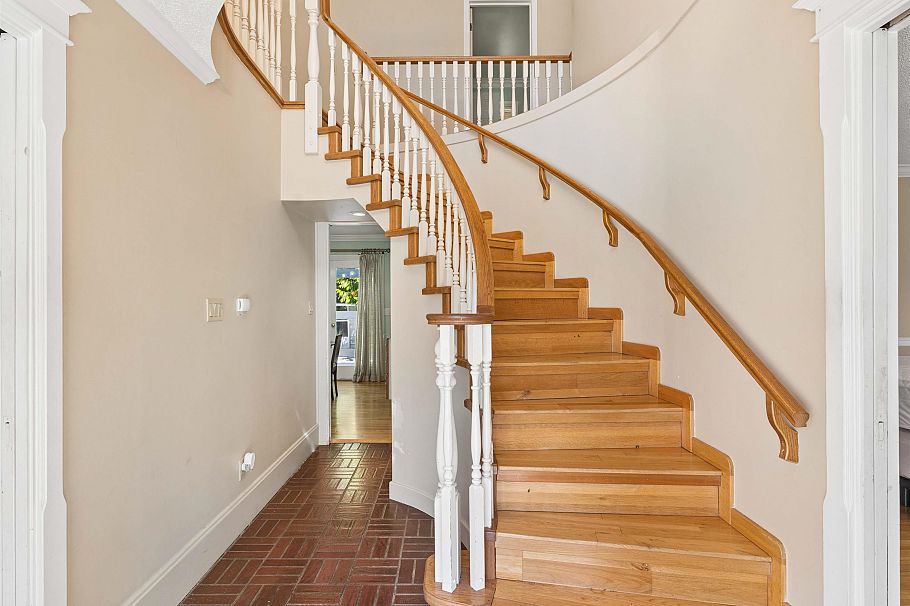 788 E 26th Street North Vancouver, BC - 4