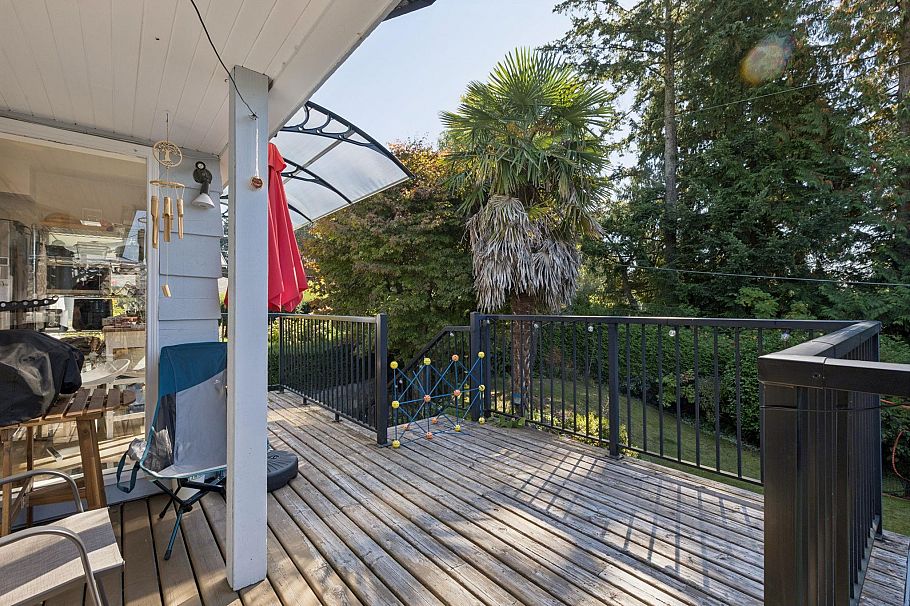 915 Wentworth Avenue North Vancouver, BC - 33