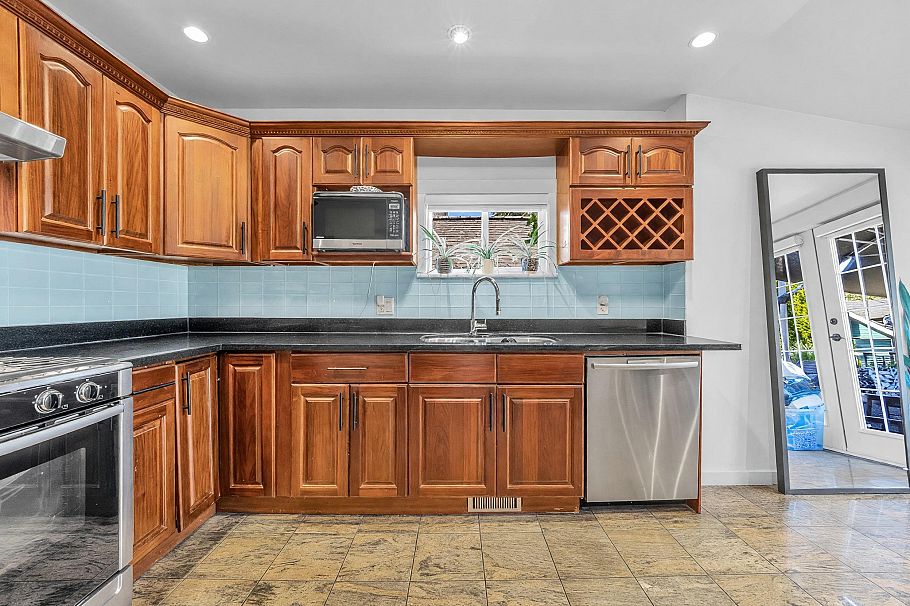2317 Graveley Street Vancouver, BC - 7