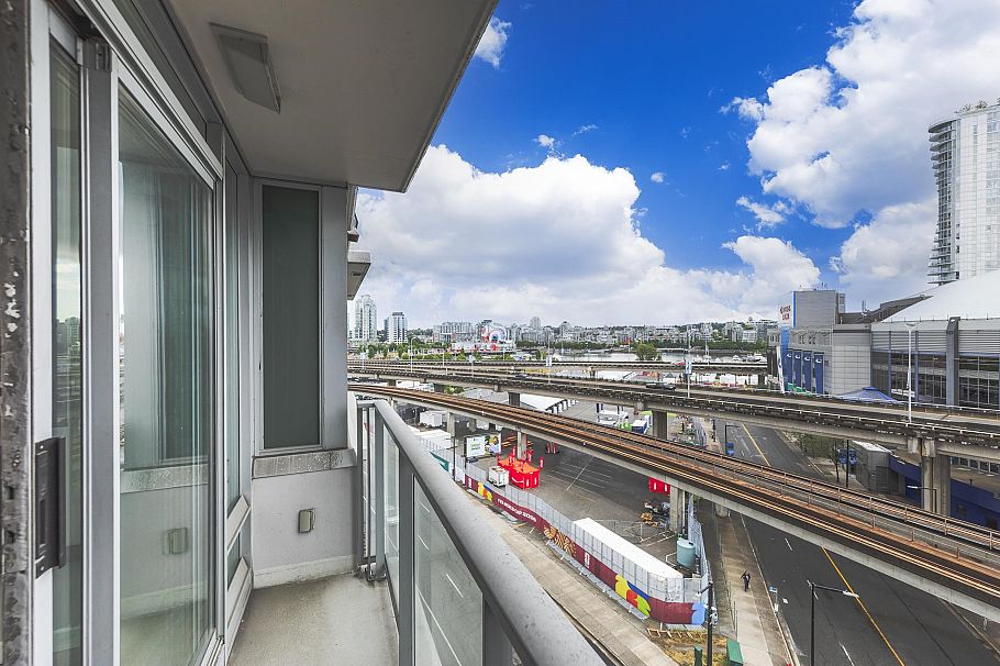 903 688 Abbott Street Vancouver, BC - 10