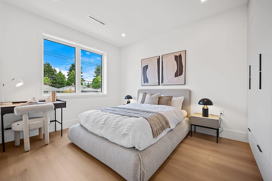 2545 E 2nd Avenue Vancouver, BC - 36