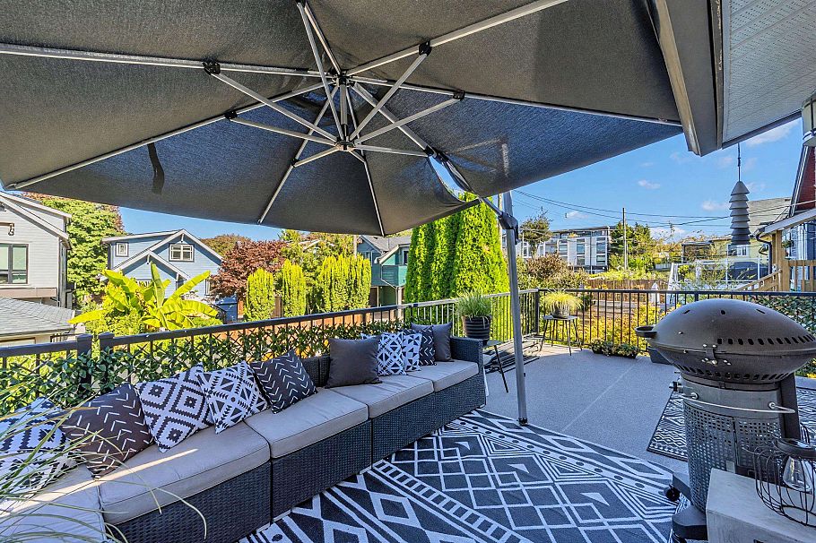 2317 Graveley Street Vancouver, BC - 23