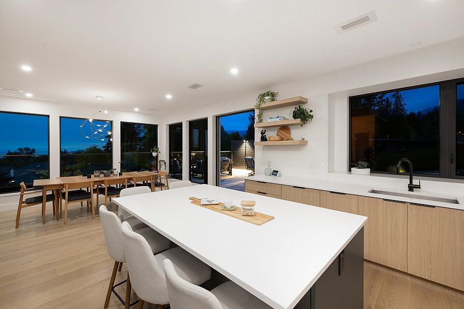 255 Sandringham Crescent North Vancouver, BC - 17