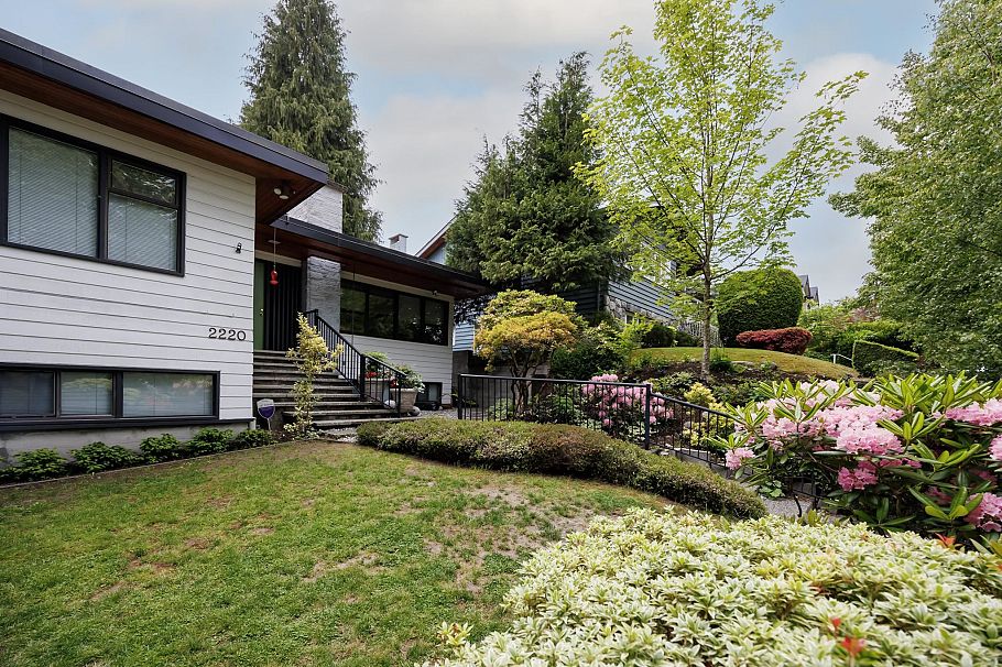2220 W 32nd Avenue Vancouver, BC - 3
