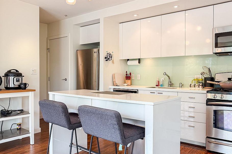 390 E 11th Avenue Vancouver, BC - 12