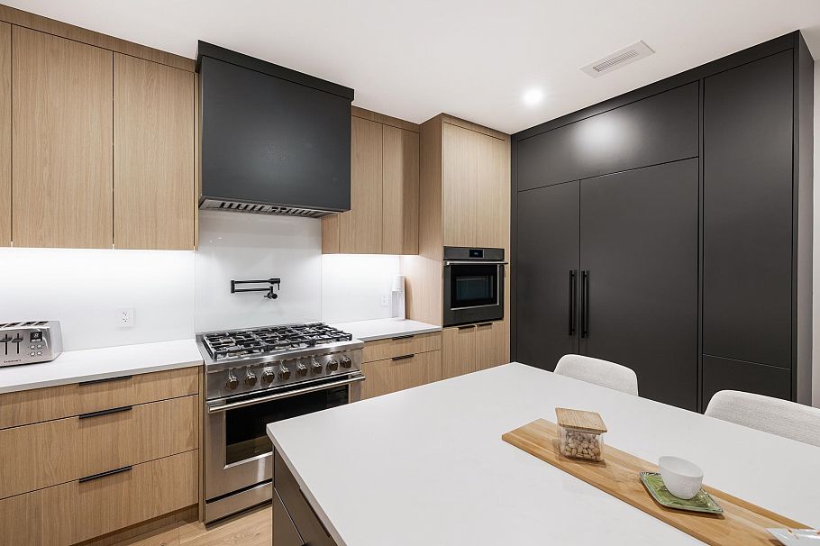 255 Sandringham Crescent North Vancouver, BC - 15