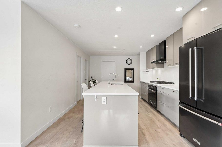 405 3581 Ross Drive Vancouver, BC - 8