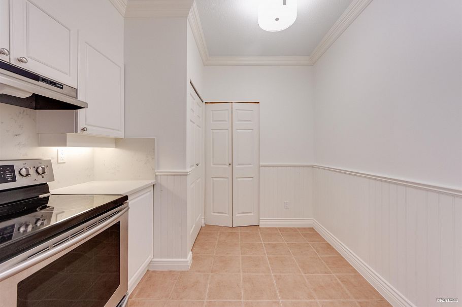 405 3625 Windcrest Drive North Vancouver, BC - 7