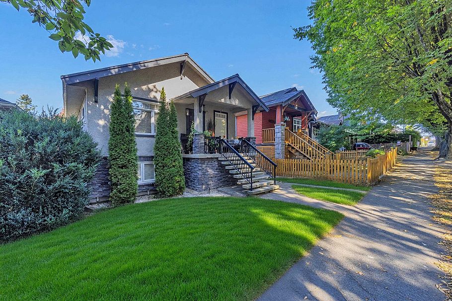 2317 Graveley Street Vancouver, BC - 3