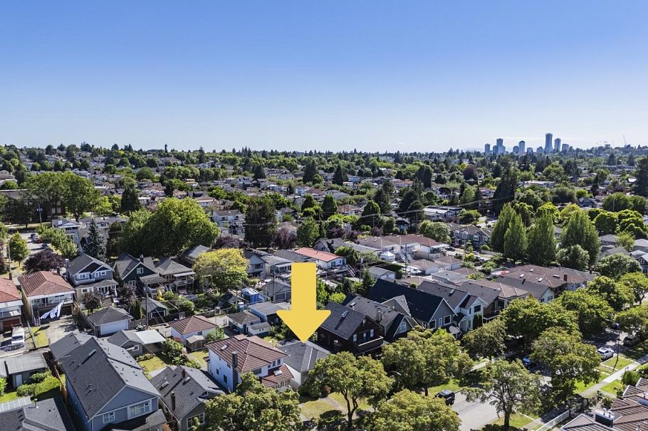 1280 E 27th Avenue Vancouver, BC - 25