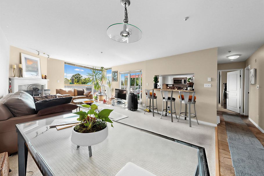 312 8450 Jellicoe Street Vancouver, BC - 4