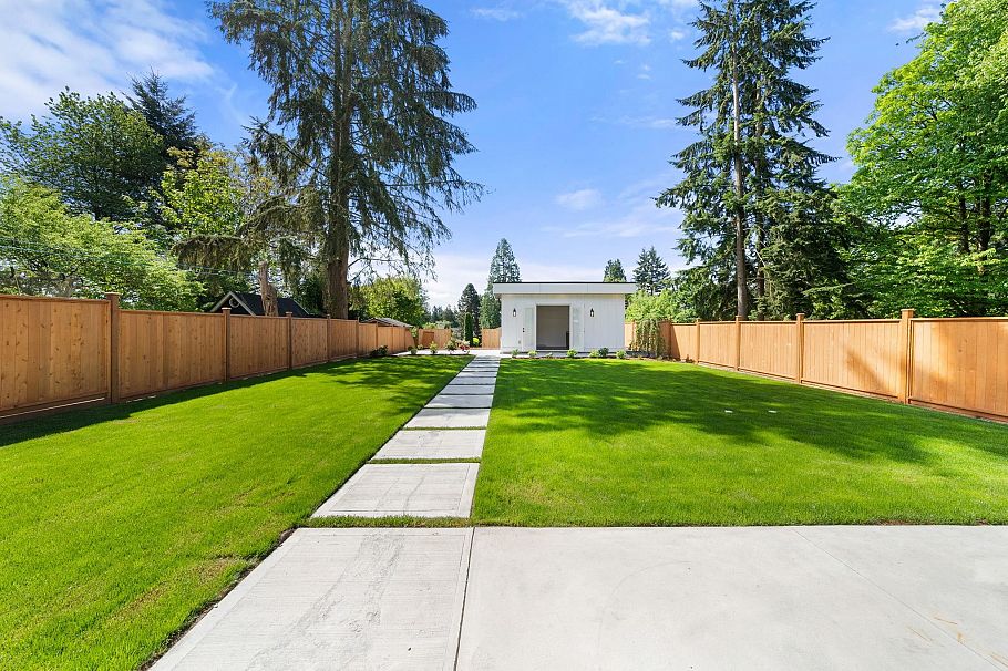 1511 Burrill Avenue North Vancouver, BC - 34