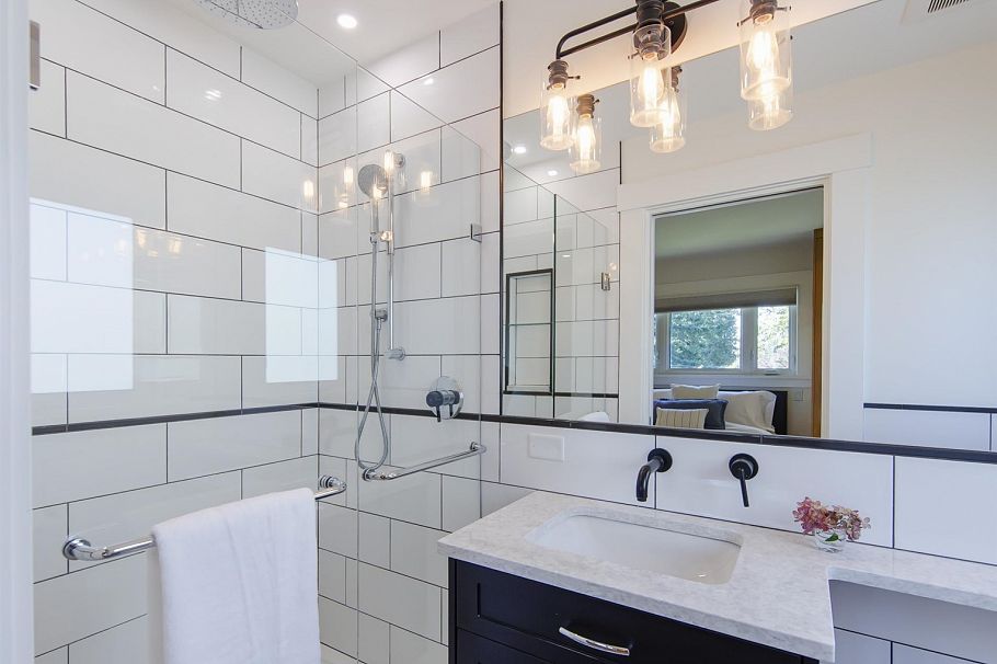 1243 Cloverley Street North Vancouver, BC - 17