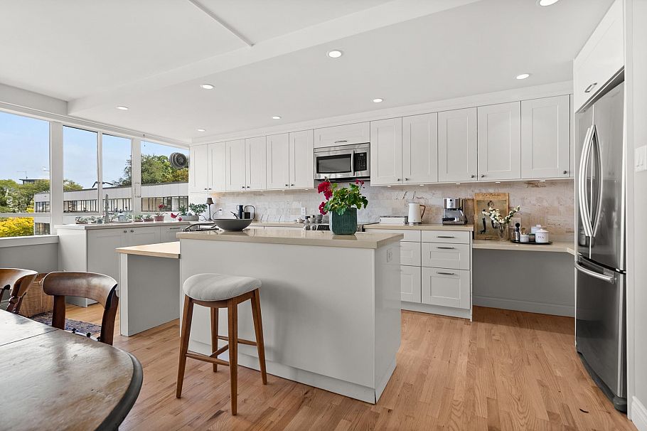 825 1445 Marpole Avenue Vancouver, BC - 14