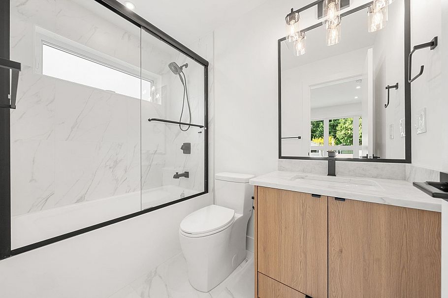 1511 Burrill Avenue North Vancouver, BC - 30