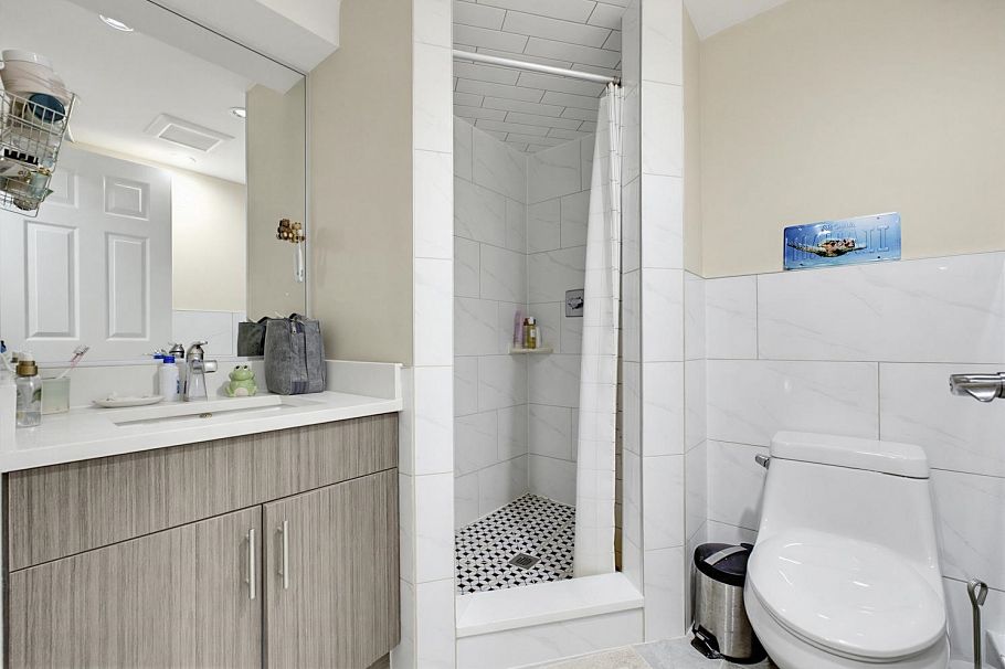 1280 E 27th Avenue Vancouver, BC - 18