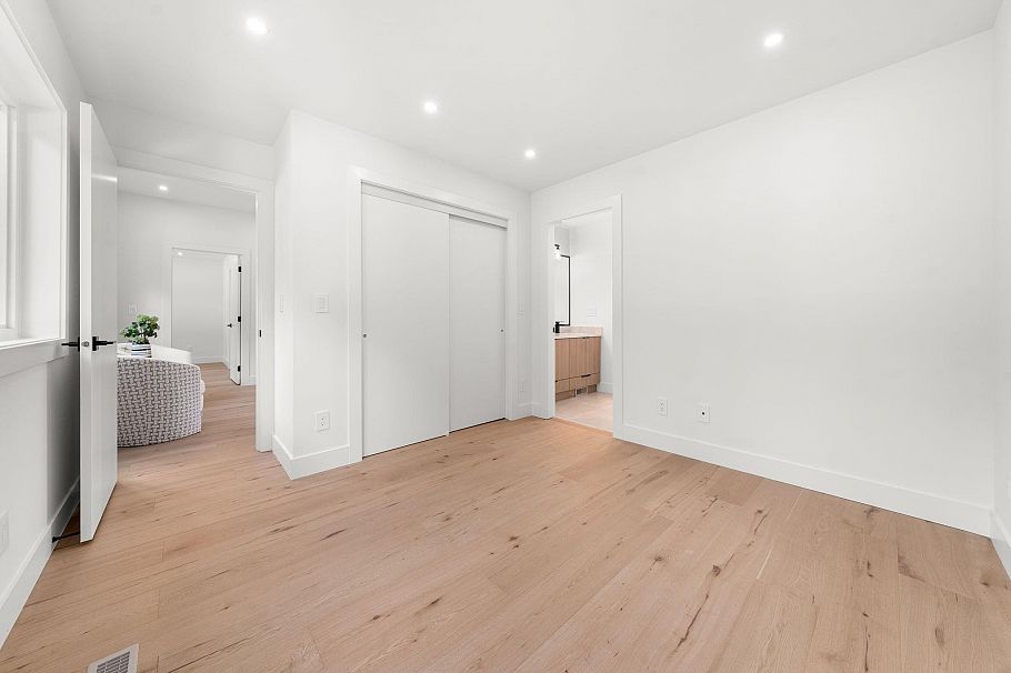 1511 Burrill Avenue North Vancouver, BC - 19
