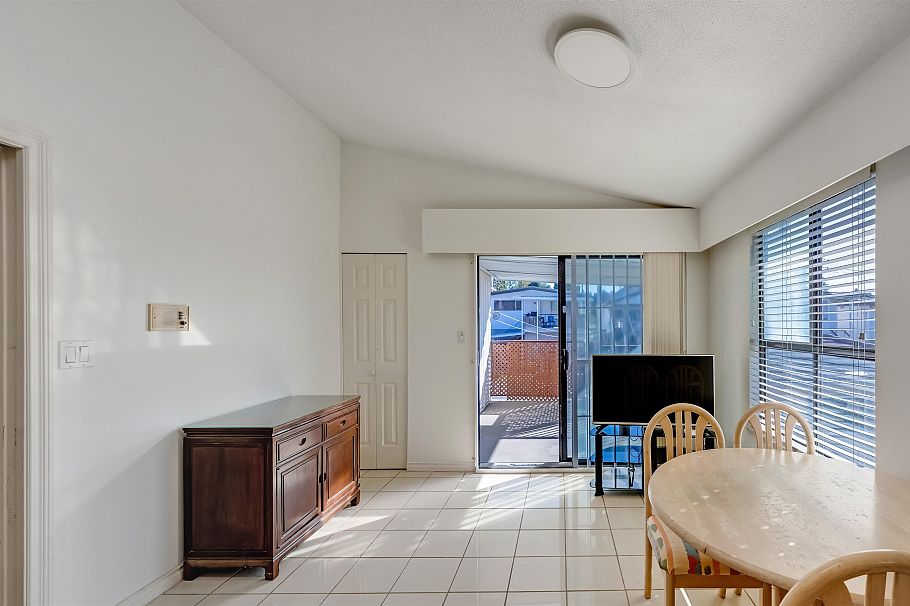 3056 E 28th Avenue Vancouver, BC - 10