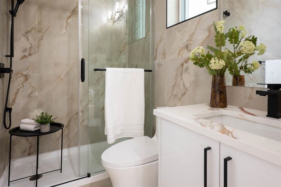 2 4874 Lanark Street Vancouver, BC - 9