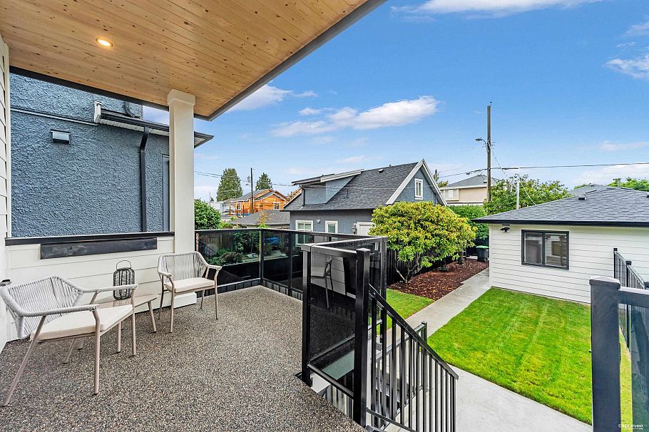 3155 E. 52nd Avenue Vancouver, BC - 32