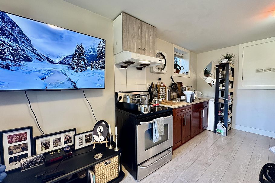 2627 E 41st Avenue Vancouver, BC - 21