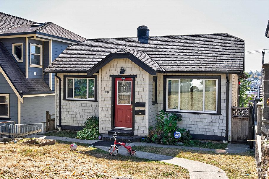 3184 E 8th Avenue Vancouver, BC - 3