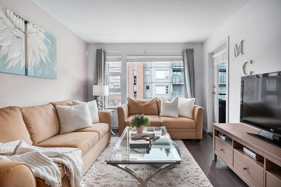 301 1673 Lloyd Avenue North Vancouver, BC - 2