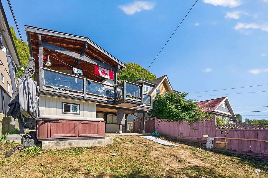 3184 E 8th Avenue Vancouver, BC - 6