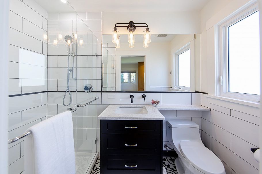 1243 Cloverley Street North Vancouver, BC - 15