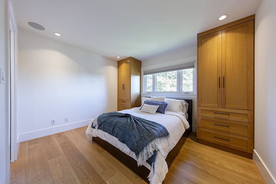 1243 Cloverley Street North Vancouver, BC - 14