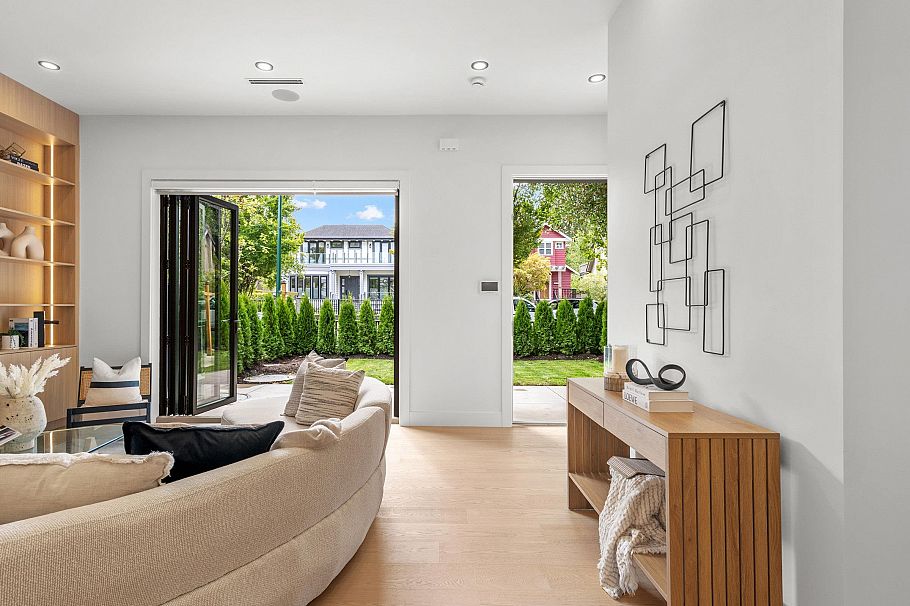 1 3873 W 22nd Avenue Vancouver, BC - 5
