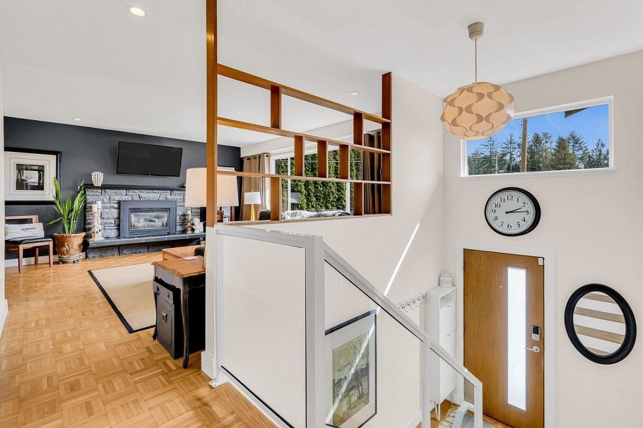 1837 Larson Road North Vancouver, BC - 11