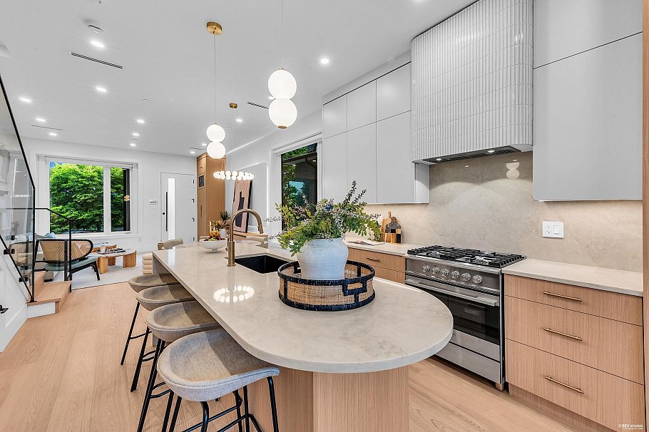 3155 E. 52nd Avenue Vancouver, BC - 15
