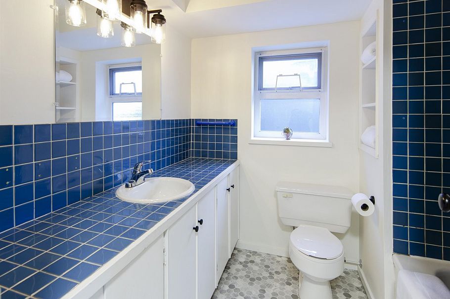 1243 Cloverley Street North Vancouver, BC - 25