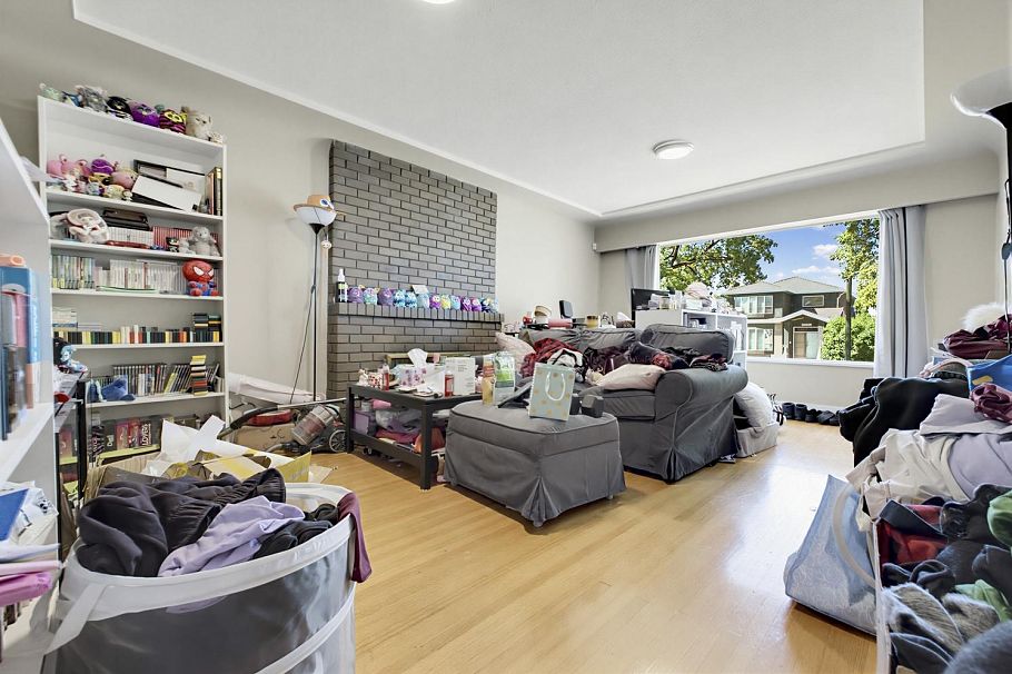 1280 E 27th Avenue Vancouver, BC - 2