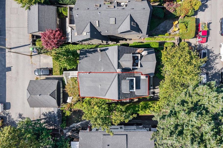 3454 W 3rd Avenue Vancouver, BC - 26