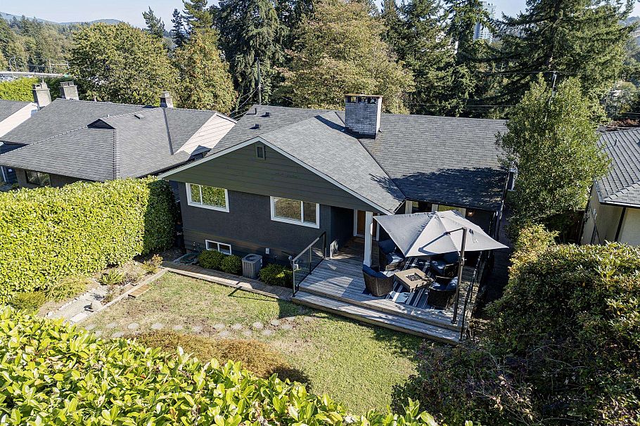 1243 Cloverley Street North Vancouver, BC - 1