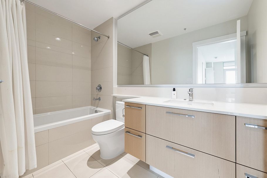 909 3533 Ross Drive Vancouver, BC - 10
